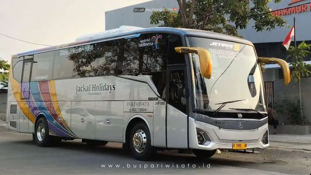 buspariwisata.id - foto bus pariwisata jackal holidays e